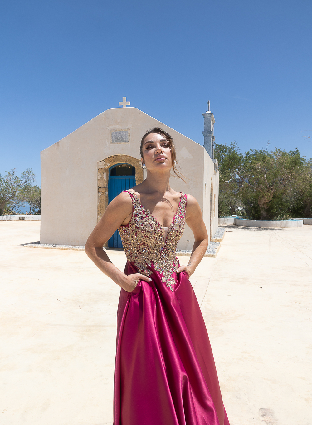 Kassandra - Φόρεμα με εντυπωσιακό κεντημένο μπούστο και αέρινη φούστα - Ματζέντα